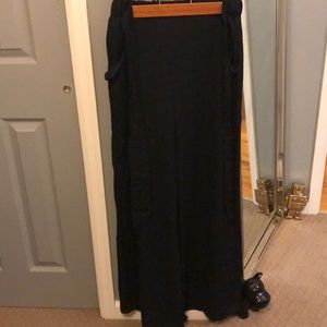 I am selling theses nice lose dress pants.